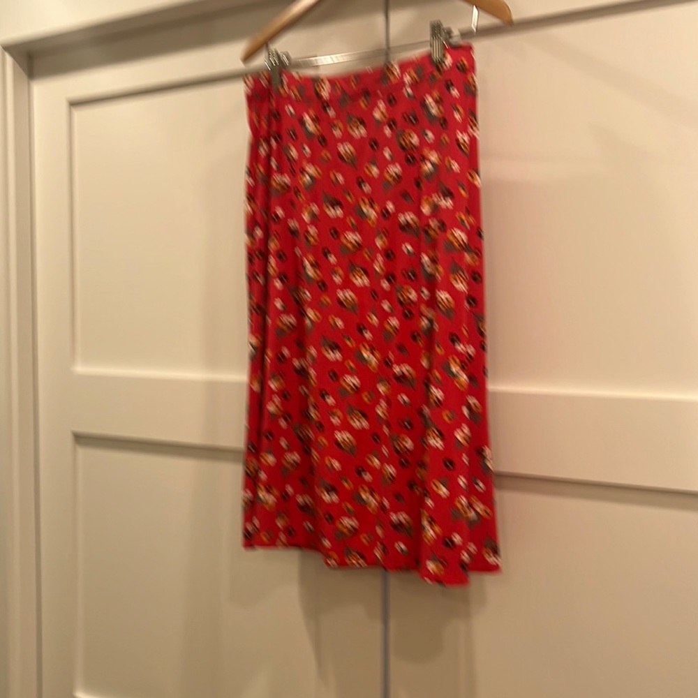 Gap skirt